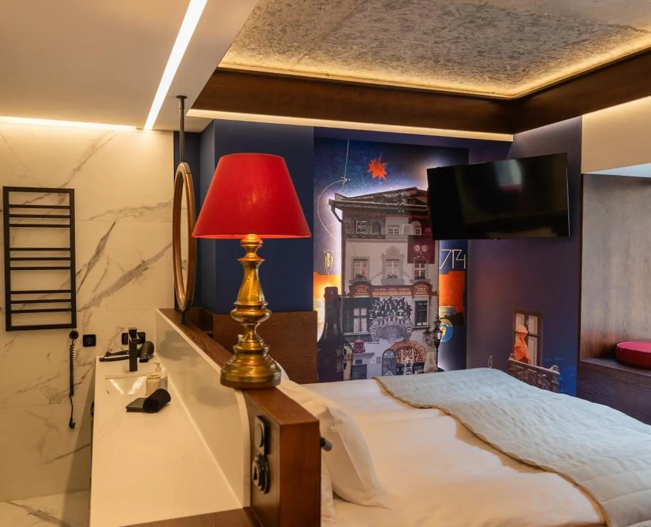 !Fest Hotel Rynok Square Lviv 0*,  Ukrayna