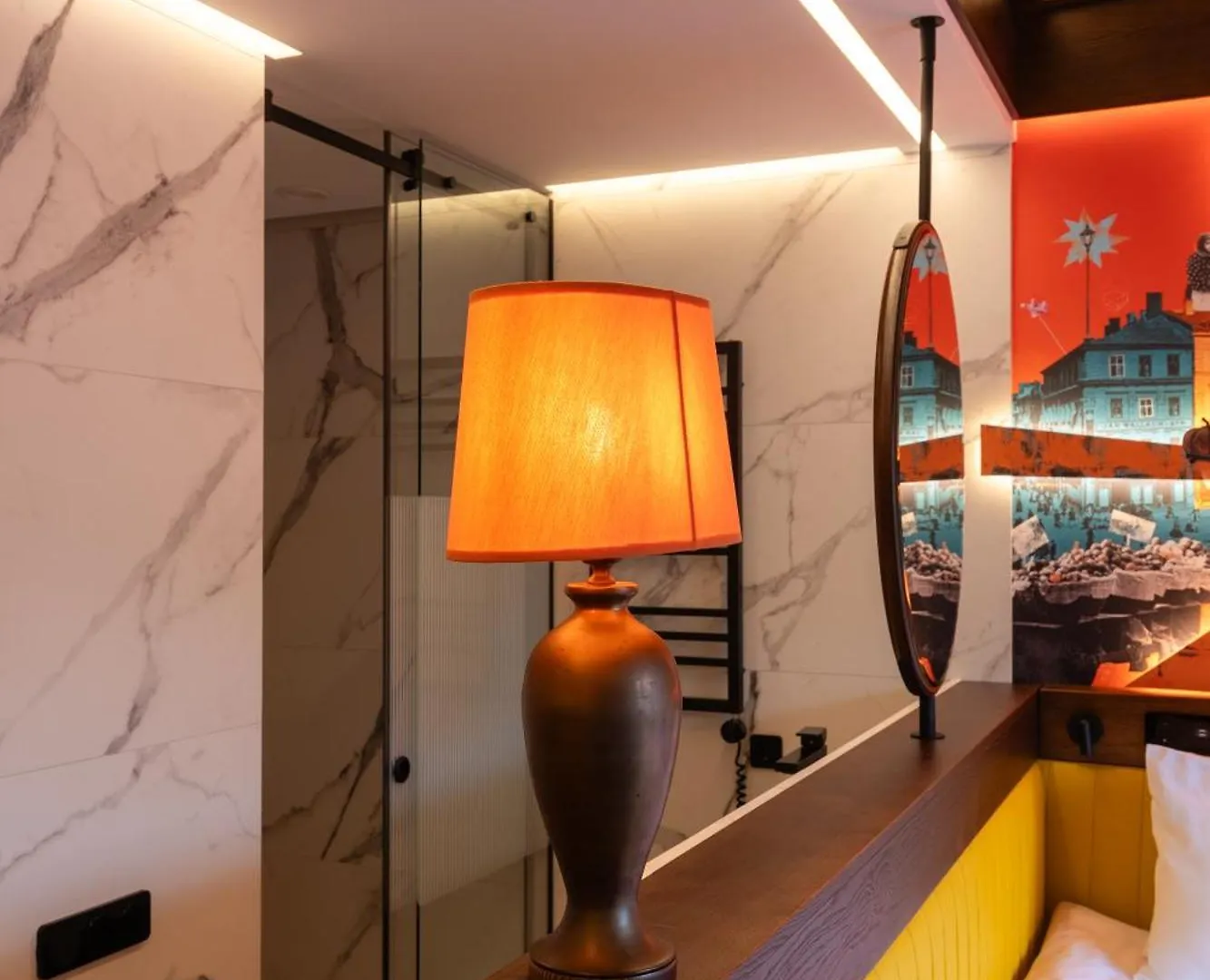 !Fest Hotel Rynok Square Lviv 0*,  Ukraina