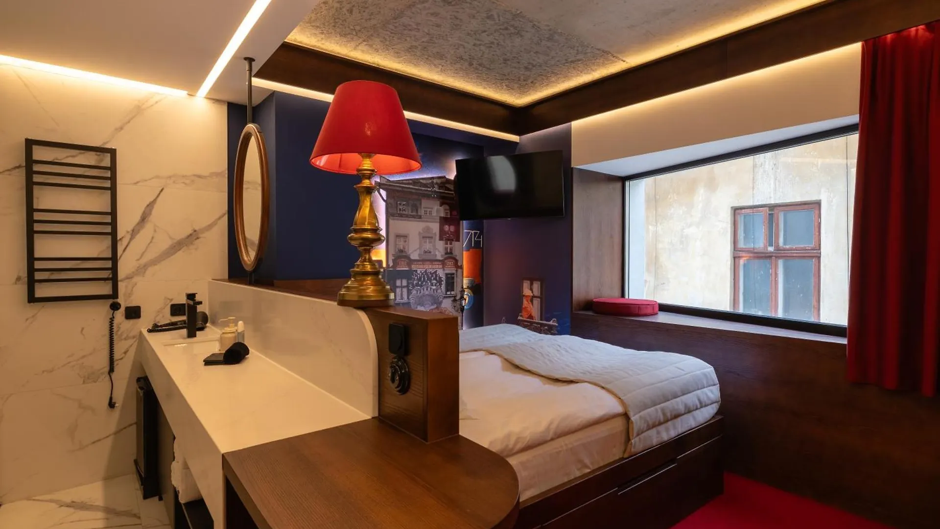 !Fest Hotel Rynok Square Lviv 0*,
